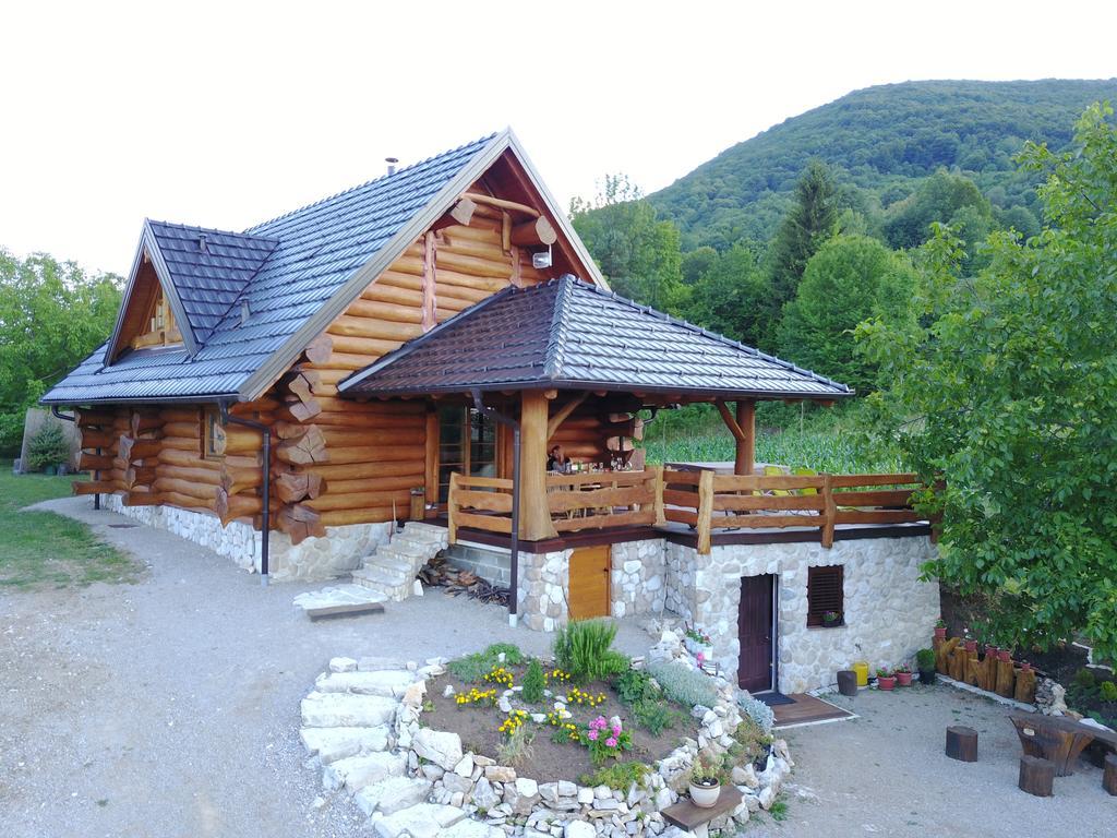 Bear'S Log Villa Seliste Dreznicko Exteriör bild